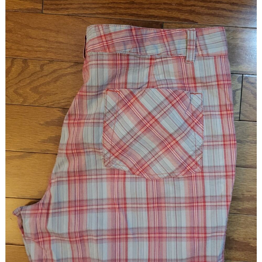 Columbia Women Size 16 Plaid Bermuda Shorts Cotton Lightweight - Picture 11 of 13
